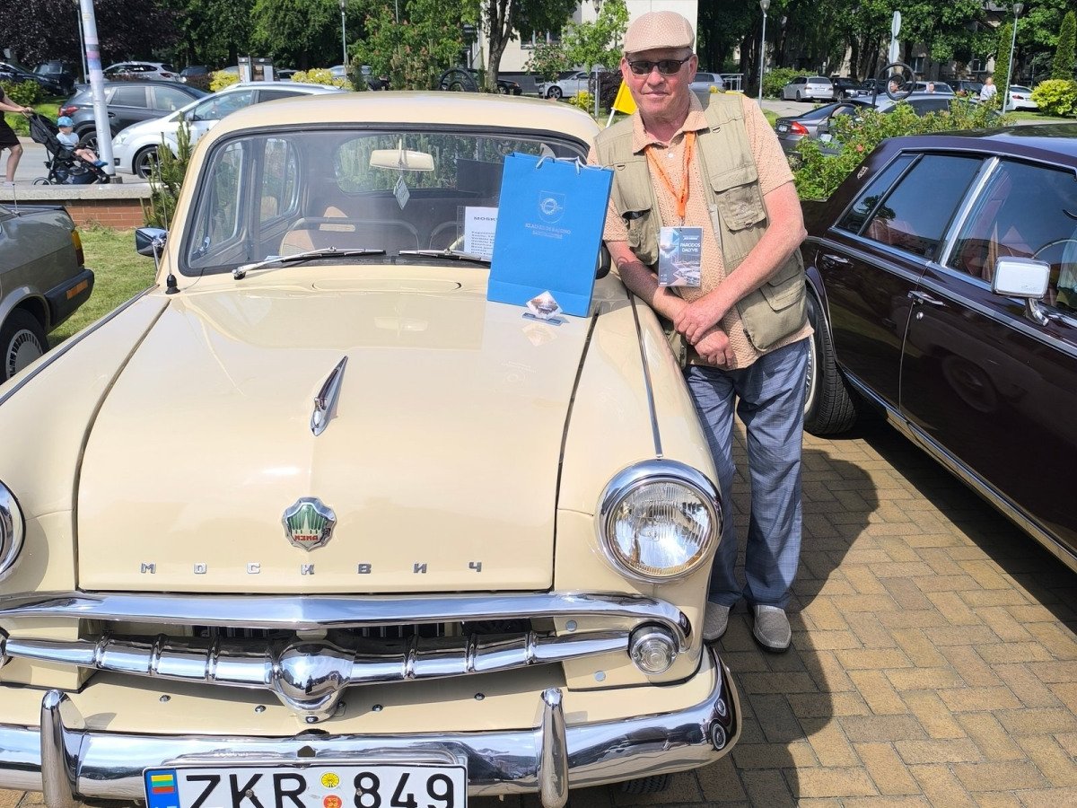 Moskvich 407