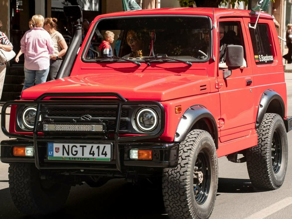 Suzuki Samurai