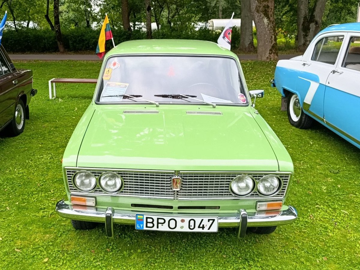 Lada 2103